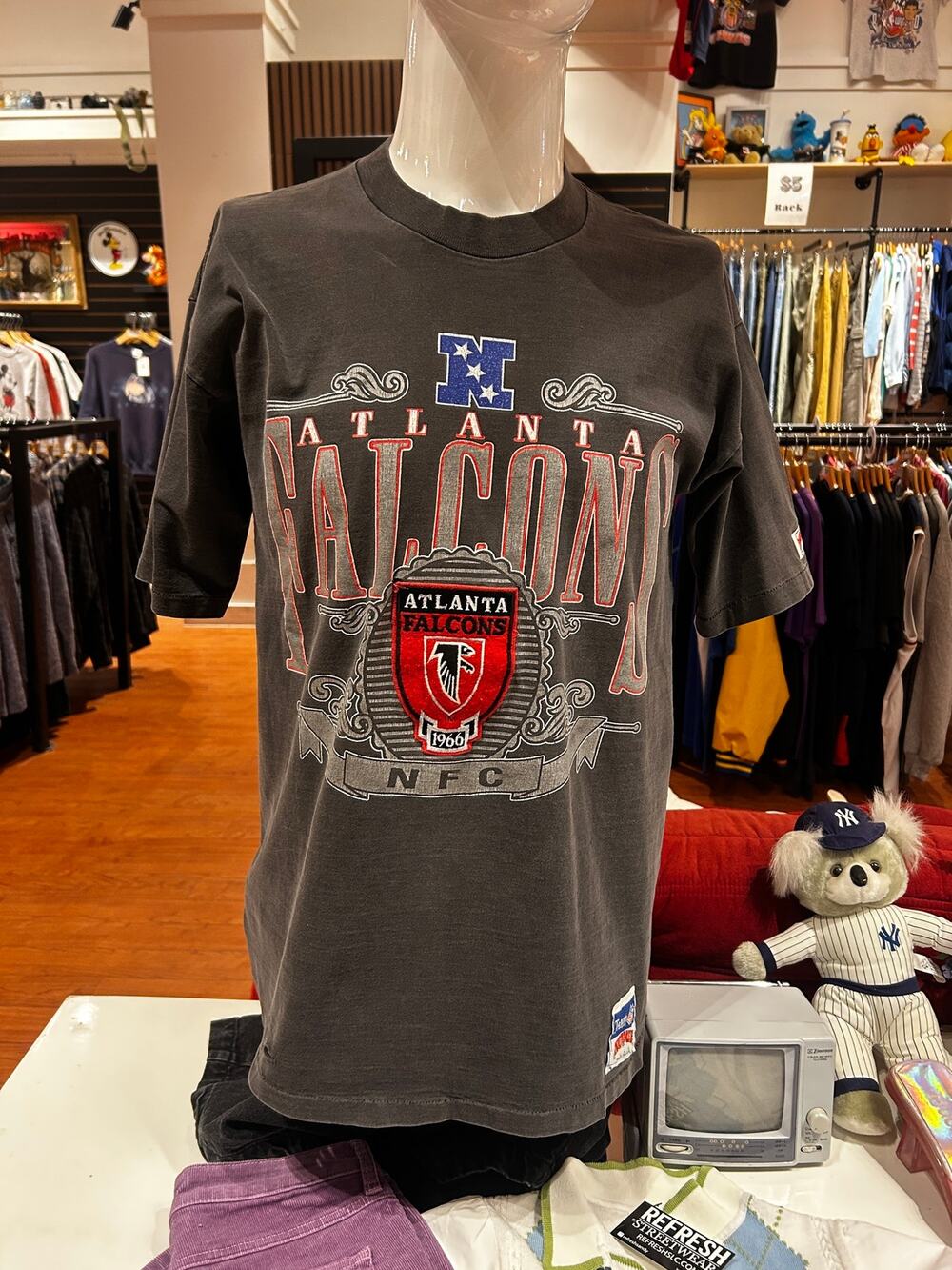 Vintage 90s Atlanta Flacons Nutmeg Mills NFL Tee Size XL